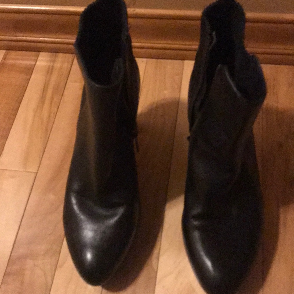 Donald J Pliner boots